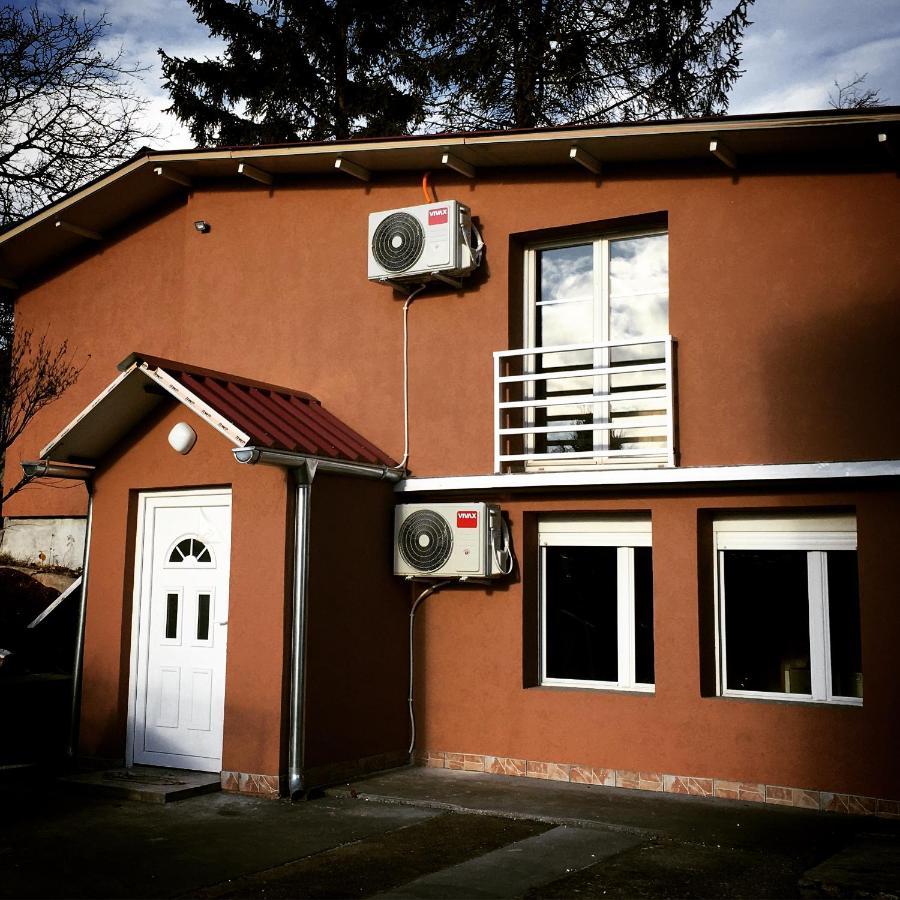 Mia Apartmani - Novoizgradjeni Objekat Gornji Milanovac Dış mekan fotoğraf