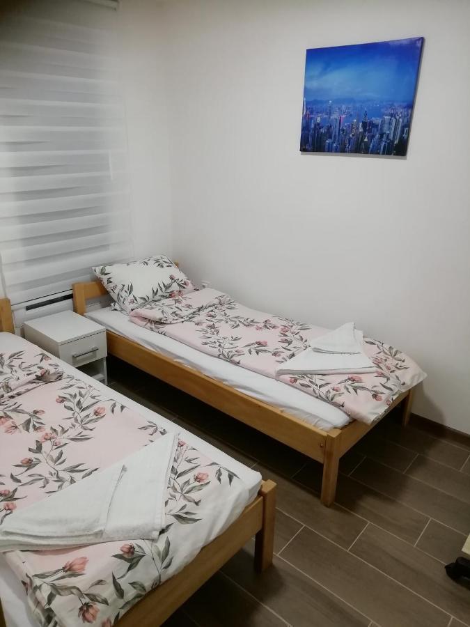 Mia Apartmani - Novoizgradjeni Objekat Gornji Milanovac Dış mekan fotoğraf