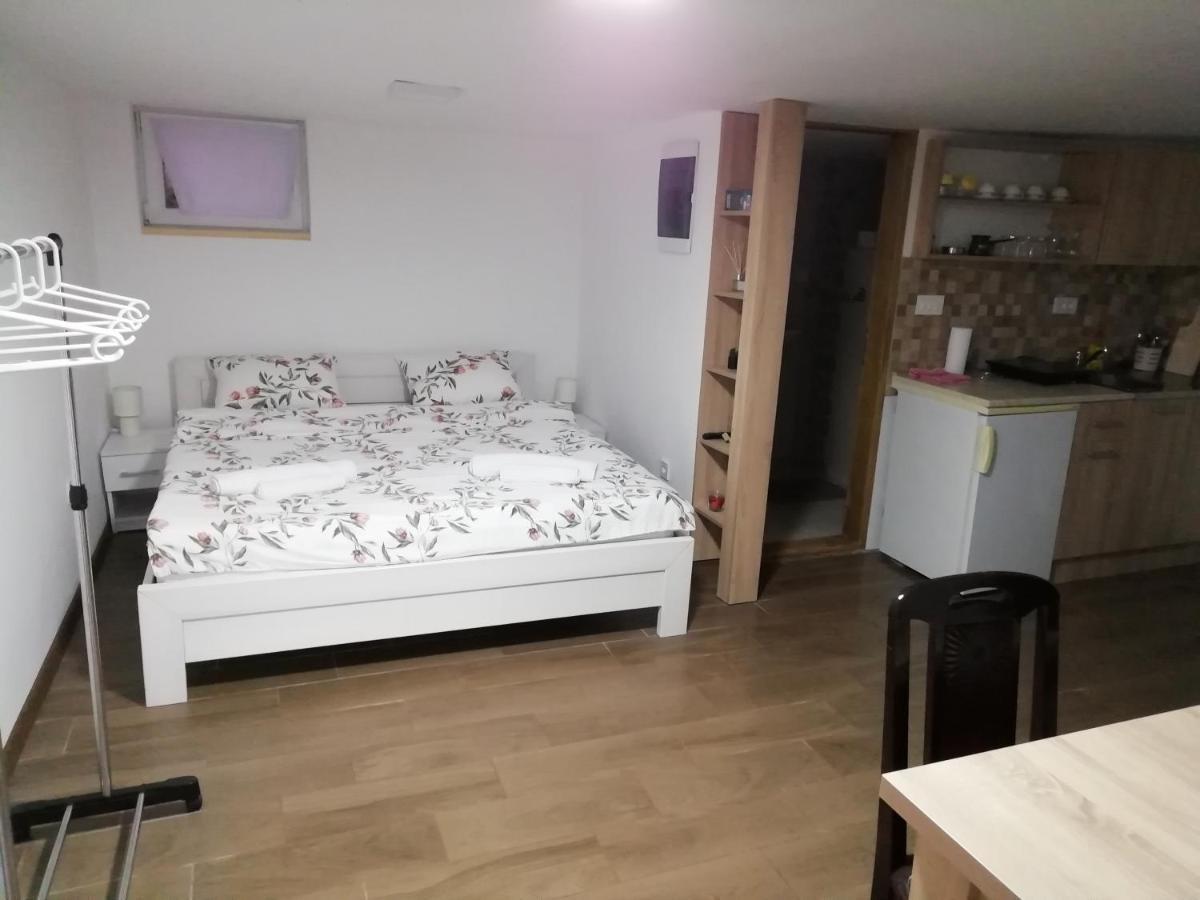 Mia Apartmani - Novoizgradjeni Objekat Gornji Milanovac Dış mekan fotoğraf